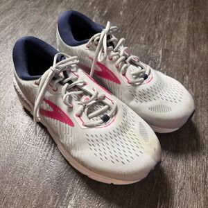 Brooks Addiction GTS 15 Running Shoes Women 11.5 2E White Pink Stability Sneaker